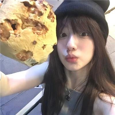 拥抱太阳的月亮